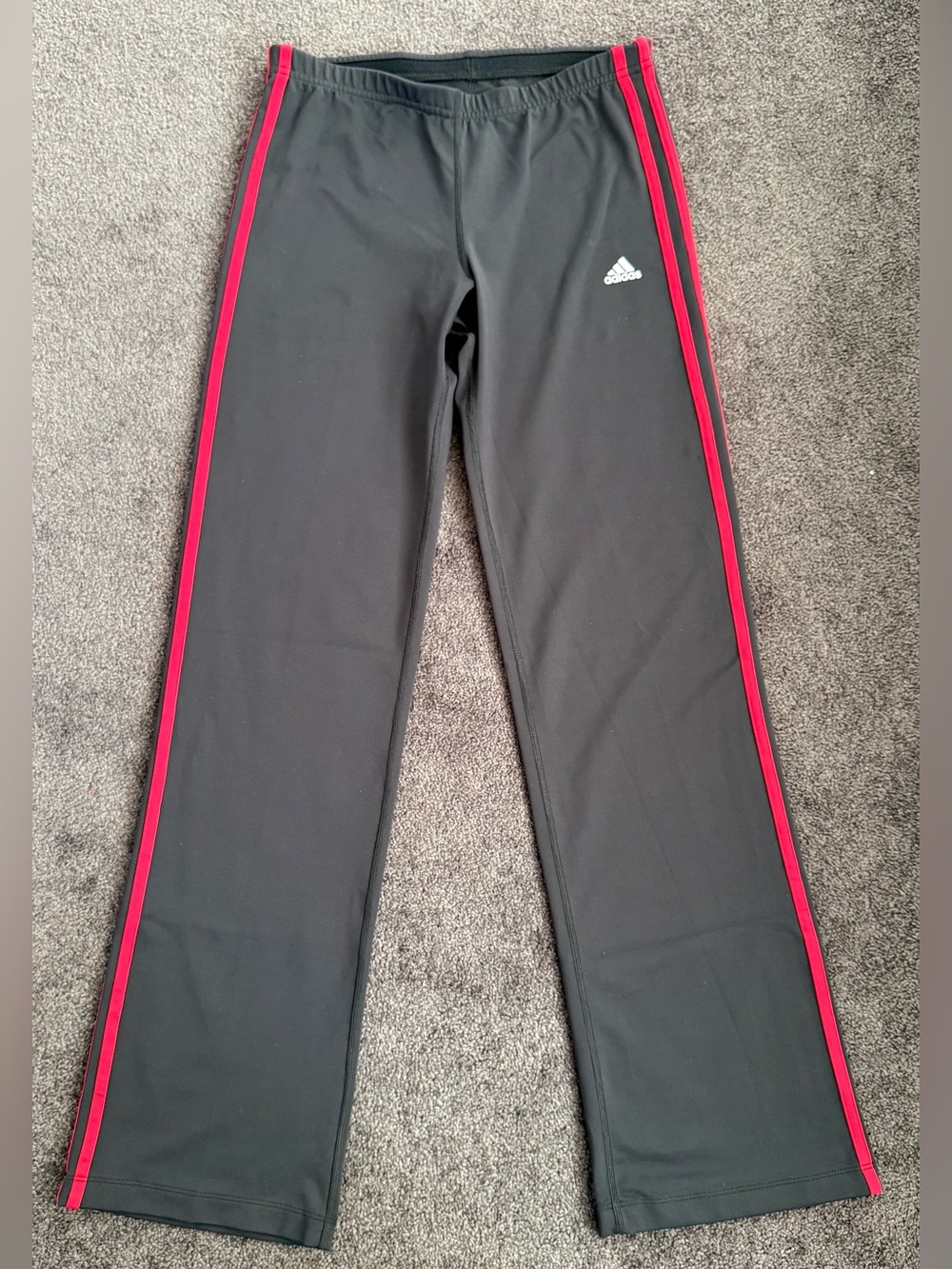 Women’s 2005 “Adidas” Black w Red Stripes Yoga/Track Pants -Low Waist- RARE ⚫️🔴